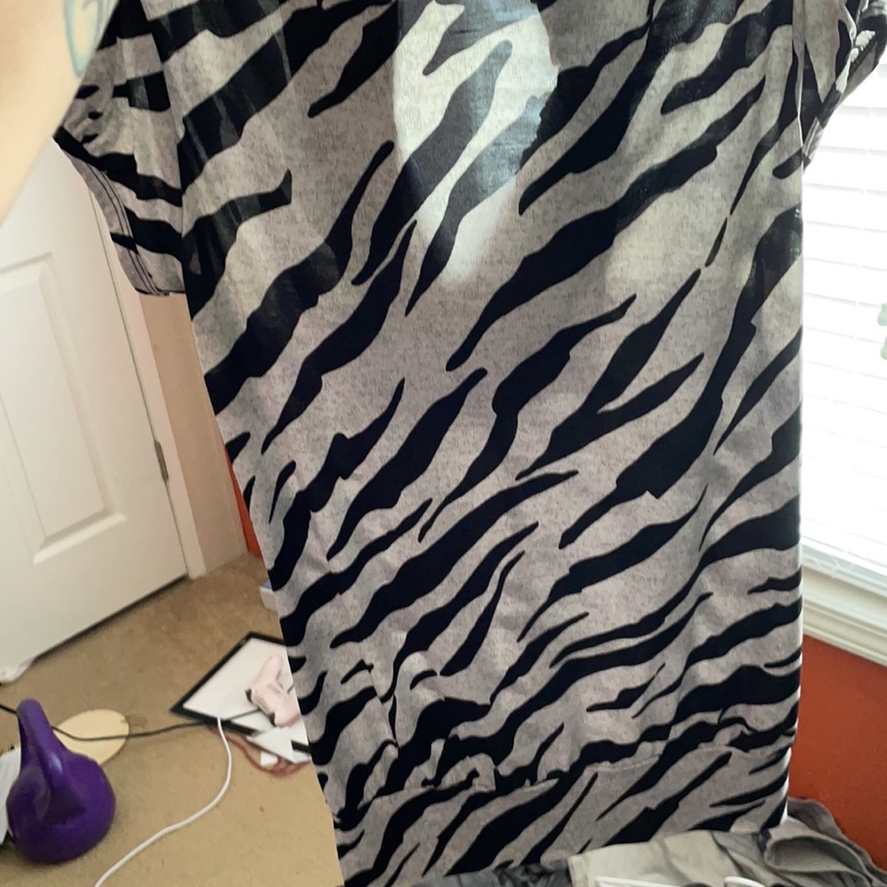 Zebra print shirt - Picture 3 of 3